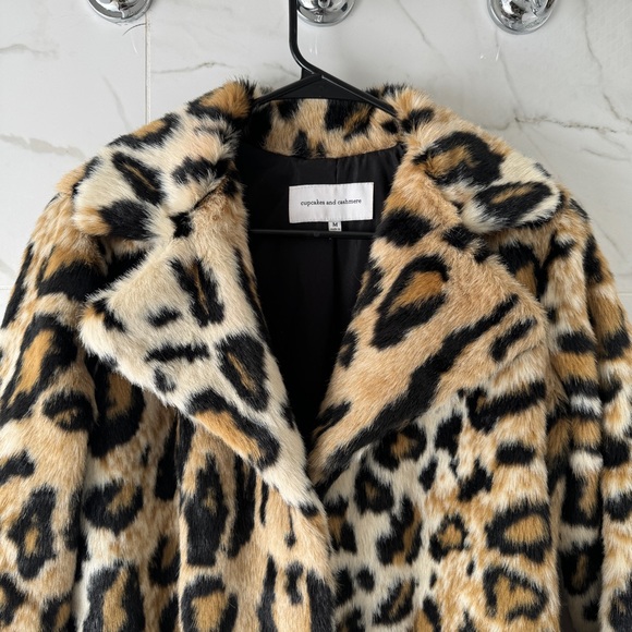 CUPCAKES AND CASHMERE | FAUX FUR COAT - Picture 4 of 12